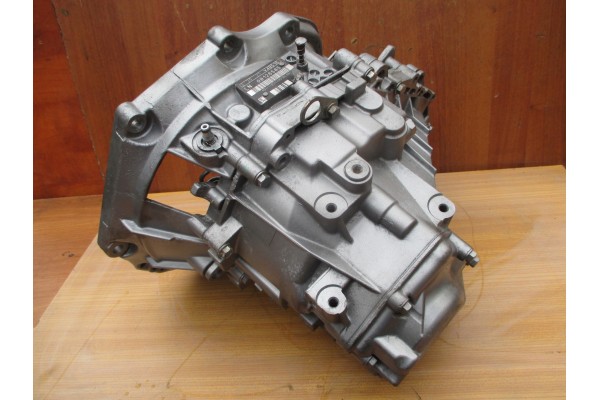 Caja de Cambios Manual 5 Velocidades OPEL VECTRA 2.2 DTI F35 55351000 