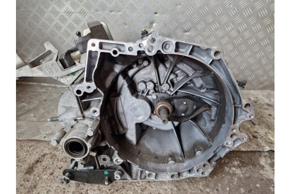 GEARBOX OPEL COMBO E 1 2 TURBO Catalog number of the part SKRZYNIA BIEGOW OPEL COMBO E 1 2 TURBO