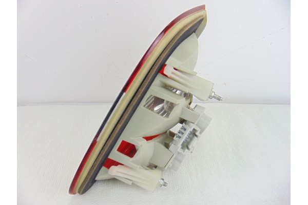 A1698201564 PILOTO TRASERO IZQUIERDO INTERIOR MERCEDES-BENZ CLASE B (BM 245)