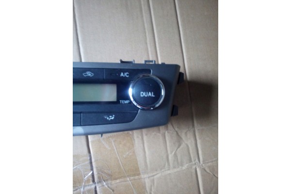 toyota AVENSIS T27 09 15 Europe air conditioning panel Transmission type not specified