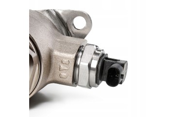 High pressure pump HITACHI 133070 Catalog number of substitutes VEMO V10 25 0011 METZGER 2250223 pompa wysokiego cisnienia pompa