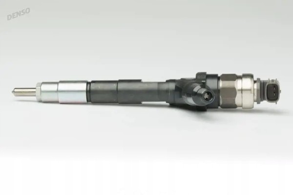 INJECTOR DCRI300300 DENSO NISSAN MURANO NAVARA Car type cargo vans passenger cars