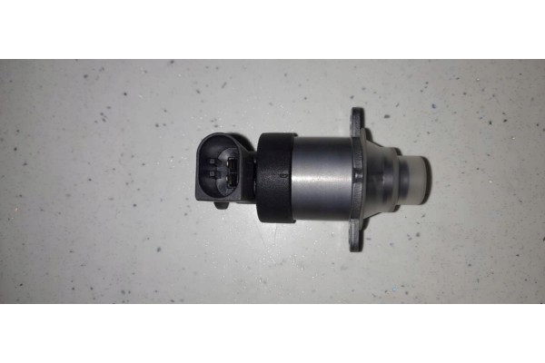 Fuel pressure regulators VEMO V10 11 0854