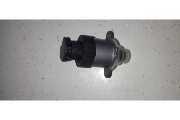 Fuel pressure regulators VEMO V10 11 0854 EAN GTIN 4046001826191
