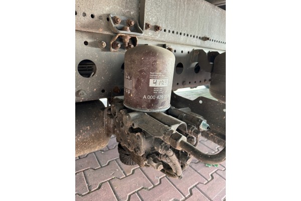 VALVE BASE DEHUMIDIFIER MERCEDES ACTROS MP 4 ATEGO ANTOS A0014460264