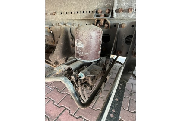 VALVE BASE DEHUMIDIFIER MERCEDES ACTROS MP 4 ATEGO ANTOS A0014460264 Catalog number of the part ZAWOR PODSTAWA OSUSZACZA MERCEDE