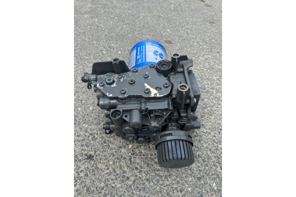 APM Dehumidifier Valve Mercedes Atego 3 Actros MP4 Antos A0014461764 Catalog number of the part Zawor Osuszacz APM Mercedes Ateg