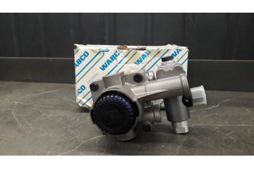 4802070010 4421977102 WABCO EBS relay valve NEW Quality of parts according to GVO O original with manufacturer s logo OE