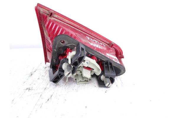 8T0945094 PILOTO TRASERO DERECHO INTERIOR AUDI A5 COUPE (8T) 2.7 TDI 2008 8T0945094 207646 AUDI - 1