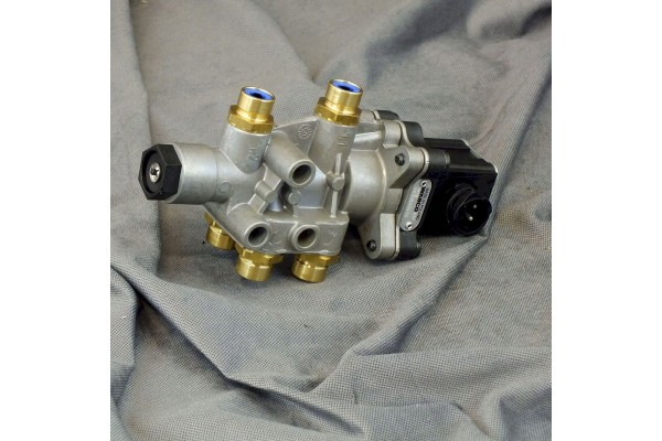 Axle lift valve Wabco 4630840410 Packaging status original