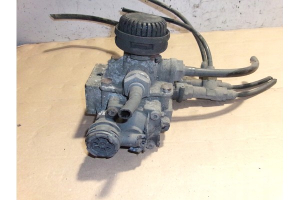 VALVE BRAKE FORCE CORRECTOR VOLVO FL 4757210040 Catalog number of the part 4757210040