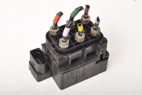 VOLVO XC60 II PNEUMATICS DISTRIBUTOR 15 1521 0033 2