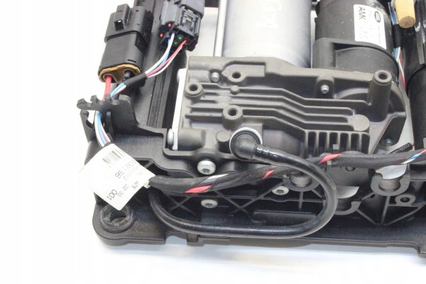 LAND ROVER RANGE ROVER III L322 BH423B484CA SUSPENSION COMPRESSOR Part manufacturer Land Rover OE