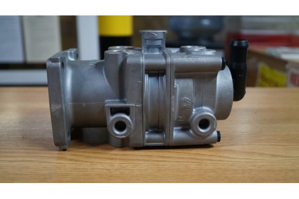 MAIN BRAKE VALVE WABCO 4613190087 Catalog number of the part 4613190087