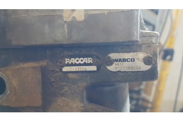 COMPRESSOR AIR COMPRESSOR DAF XF 106 480 KM 530 KM LIFT 2133506 Catalog number of the part SPREZARKA KOMPRESOR POWIETRZA DAF XF 