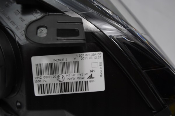 MAGNETI MARELLI HEADLIGHT LEFT RENAULT Additional information adjustment motors included