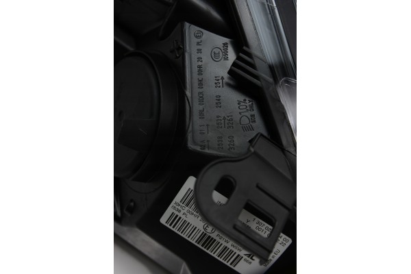 MAGNETI MARELLI HEADLIGHT LEFT RENAULT Quality of parts according to GVO Q original with factory logo OEM OES