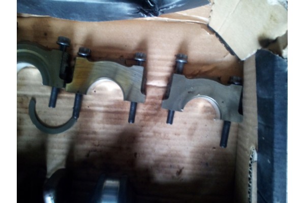Toyota avensis t27 crankshaft connecting rod pistons 2zr 1 8 valvematic 147km Engine type petrol