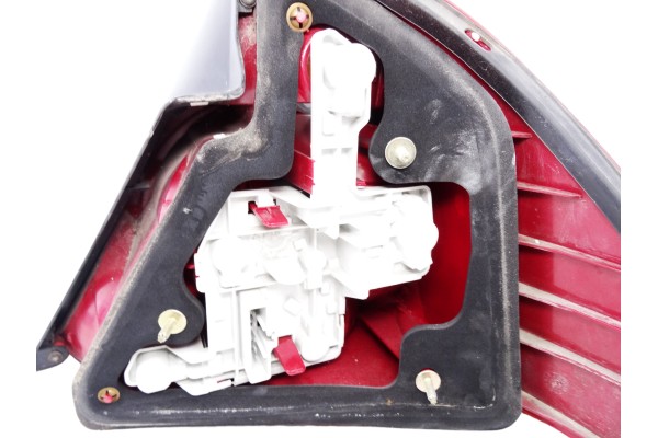  PILOTO TRASERO IZQUIERDO FORD MONDEO BERLINA (GE) Ambiente 2004 211648 FORD - 1