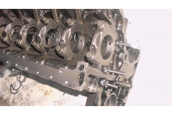 ENGINE BLOCK MERCEDES SPRINTER 2 9 TDI Catalog number of the part BLOK SILNIKA MERCEDES SPRINTER 2 9 TDI