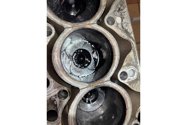 Bloque Inferior de Motor Volvo V70 S80 XC70 XC60 D5244T14