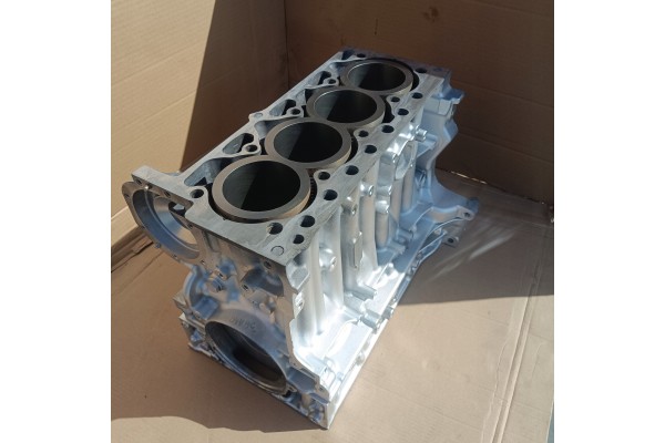 ENGINE BLOCK D4204T5 VOLVO S80 124 144 D4 133kW 2014 2016 Part manufacturer Volvo OE