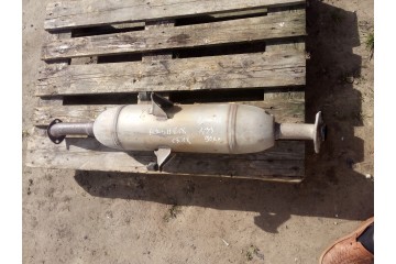 toyota AURIS E18 II 13 18 1 33 99km middle exhaust