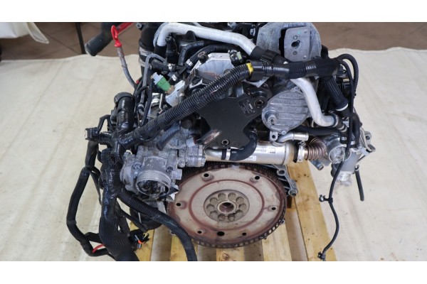 VOLVO V70 2 4 D5 ENGINE D5244T5 Engine type diesel