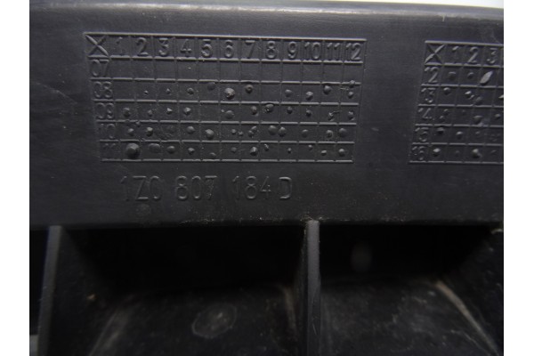 1Z0807184D SOPORTE FARO DERECHO SKODA OCTAVIA COMBI (1Z5) Ambition 2012 1Z0807184D 208123 SKODA - 1