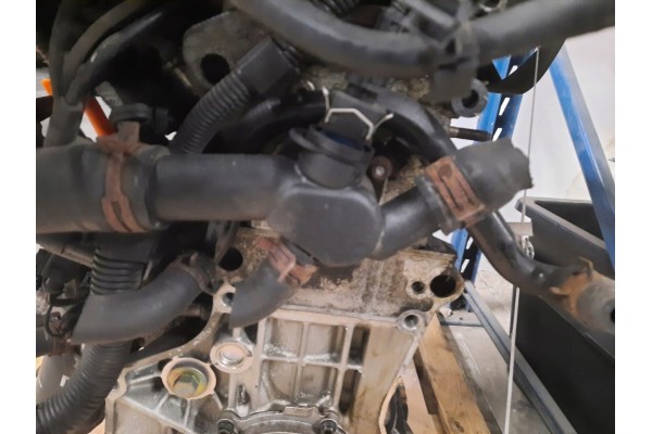 Motor de gasolina AUDI A3 8L 1.6 MT 101 CV HB 1996-2000 código AKL si