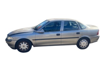 OPEL VECTRA B BERLINA Básico (1999)