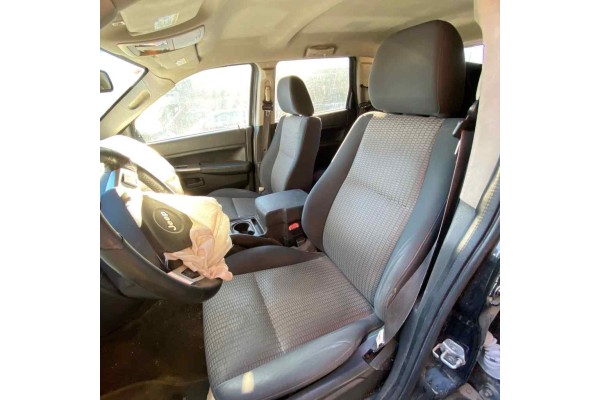 JEEP GRAND CHEROKEE (WH) 3.0 CRD Laredo