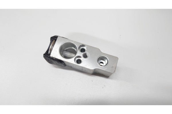Air conditioning expansion valve Honda Accord VII 2 0 2 4 2003 2008 Catalog number of the part honda 2588