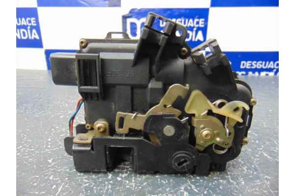 8B0839016B  CERRADURA PUERTA TRASERA DERECHA AUDI A6 AVANT (4B5) 2.7 T Quattro 2001 8B0839016B 180401 AUDI - 2