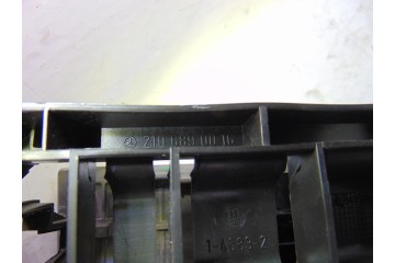 WARNING MERCEDES-BENZ CLASE E (BM 210) BERLINA