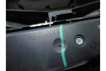 WARNING MERCEDES-BENZ CLASE E (BM 210) BERLINA