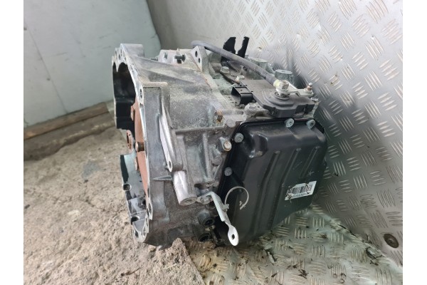 AUTOMATIC TRANSMISSION OPEL INSIGNIA A ZAFIRA C 2 0 CDTI 170KM B20DTH Catalog number of the part 5KCT 55590765 OPEL ZAFIRA C INS