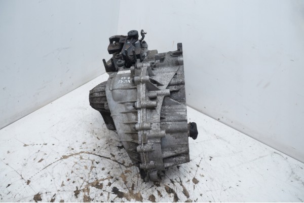 GEARBOX VOLVO XC90 AND MANUAL AWD 2 4 566R7002CE 31259476 Transmission type manual