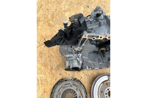 COMPLETE TRANSMISSION CLUTCH 20V253 MOKKA B 3008 II 23r 40km 1 5HDI Catalog number of the original 20V253 9811243810