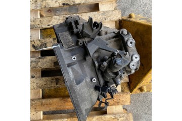 GEARBOX OPEL INSIGNIA 2 0 CDTI F40 Catalog number of the part PRZEKLADNIA RECZNA F40