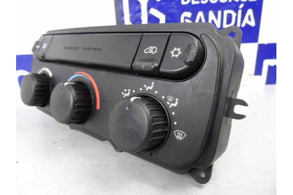  MANDO CLIMATIZADOR CHRYSLER VOYAGER (RG) 2.5 CRD Grand Voyager Limited 2001 170985 CHRYSLER - 1