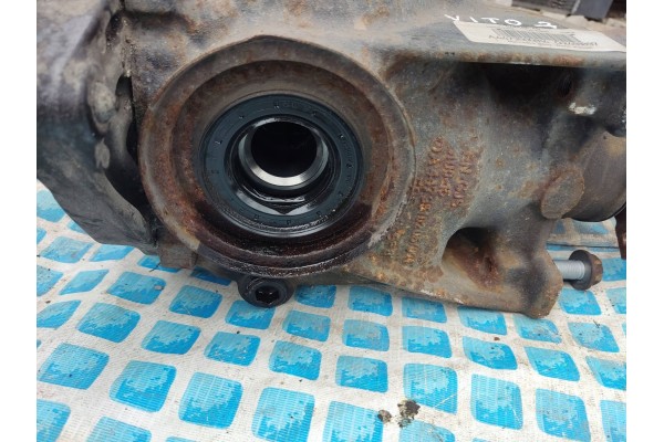 Rear differential Rear Mercedes Benz Vito Viano W447 A4473500814 Car type passenger cars