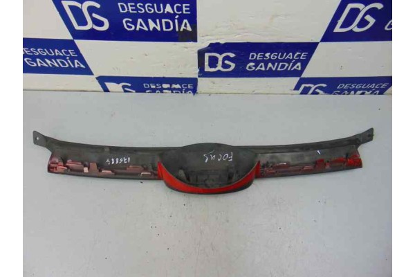 8M51-BA133-B REJILLA DELANTERA FORD FOCUS BERLINA (CB8)