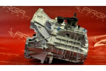 Gearbox 8G9R7002RC Volvo S80 II V70 III 2 0D 100kW 136KM Catalog number of the part 31259388