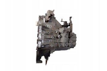 GEARBOX TOYOTA YARIS AND 99 05 1 3 VVTI 33111 0D020