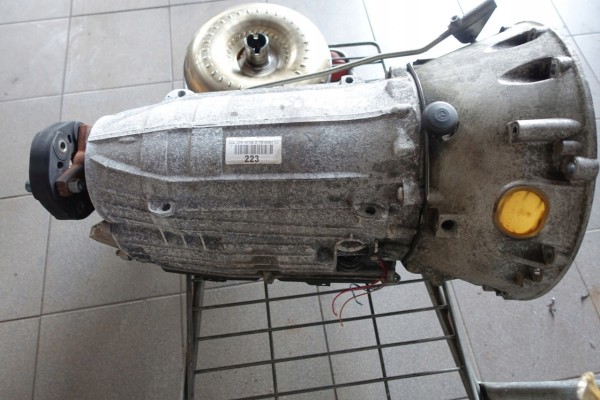 Mercedes w204 2 2 cdi chest 722908 LIFT 2042709102 2042703705 Catalog number of the part 2042703705 651 3