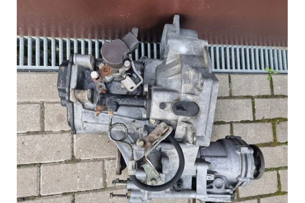 Volkswagen PASSAT B3 1988 Caja de cambios manual de 5 velocidades