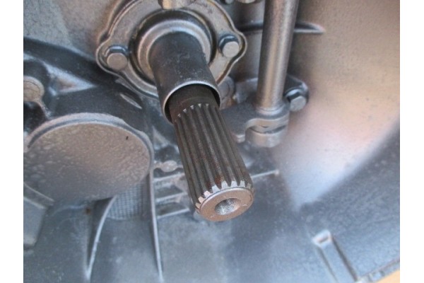 FIAT DOBLO COMBO GRANDE PUNTO EVO 1 3 JTD TRANSMISSION 5b EURO5 thick roller Engine type diesel