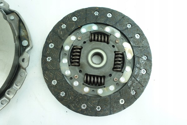 OPEL ASCONA CORSA A KADETT E ASTRA F 620033400 1606010 1606684 LUK Version European