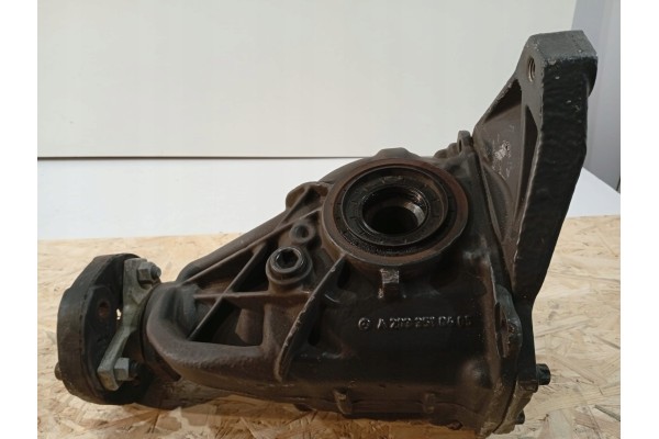 Mercedes E W212 Differential Rear Bridge OE A2033510605 18463 Part manufacturer Mercedes Benz OE